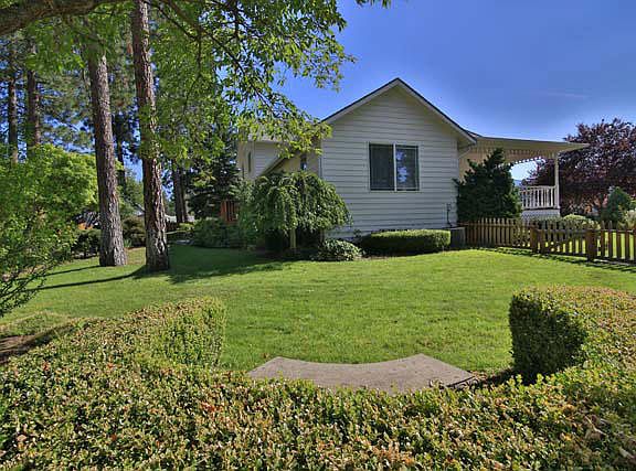 3rd image of 419 S Greenbriar Ct