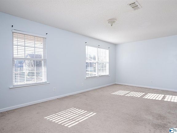 5th image of 4811 Inglewood Ct SE