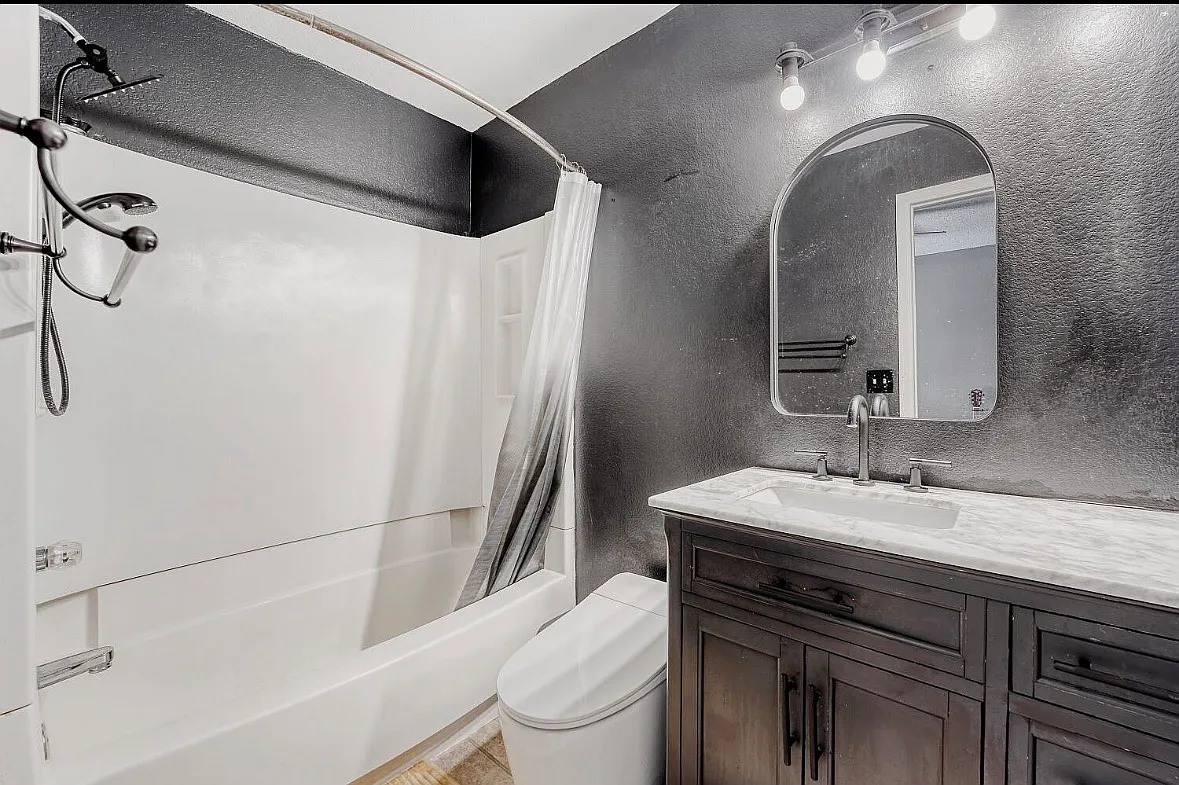 3 bed, 1341 sqft, $3,000 — Photo 4