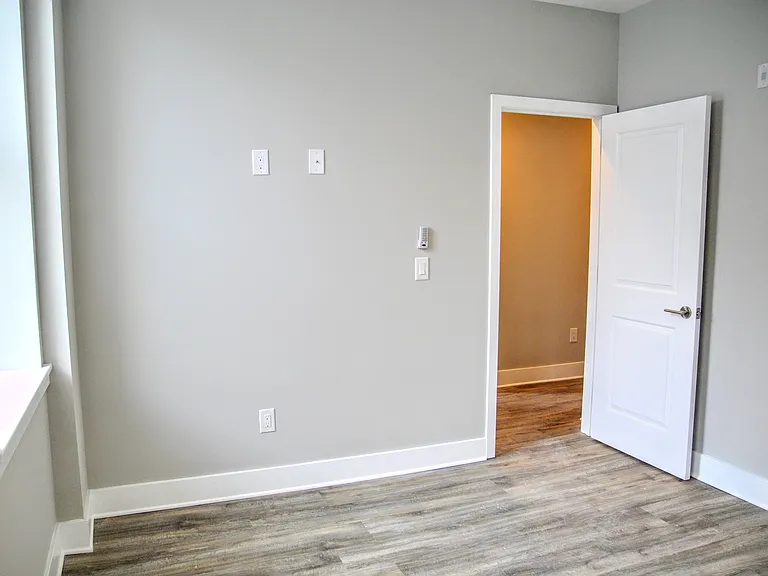 1607 Catherine St — Photo 23