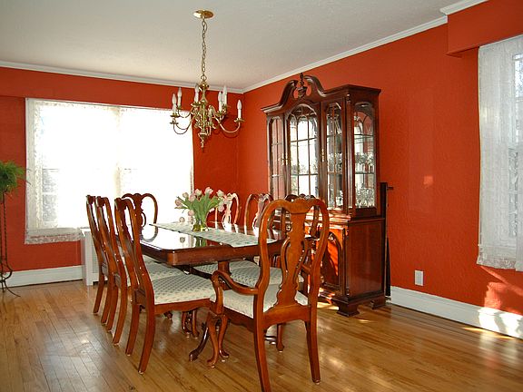 3rd image of 24 Roosevelt St
