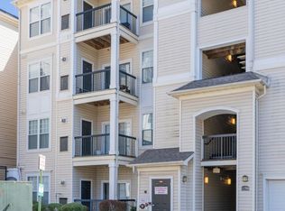 11355 Aristotle Dr APT 108, Fairfax, VA 22030
