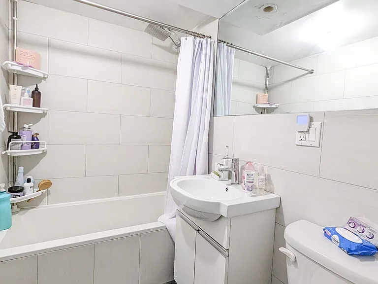 141 Dupont St #4B — Photo 25