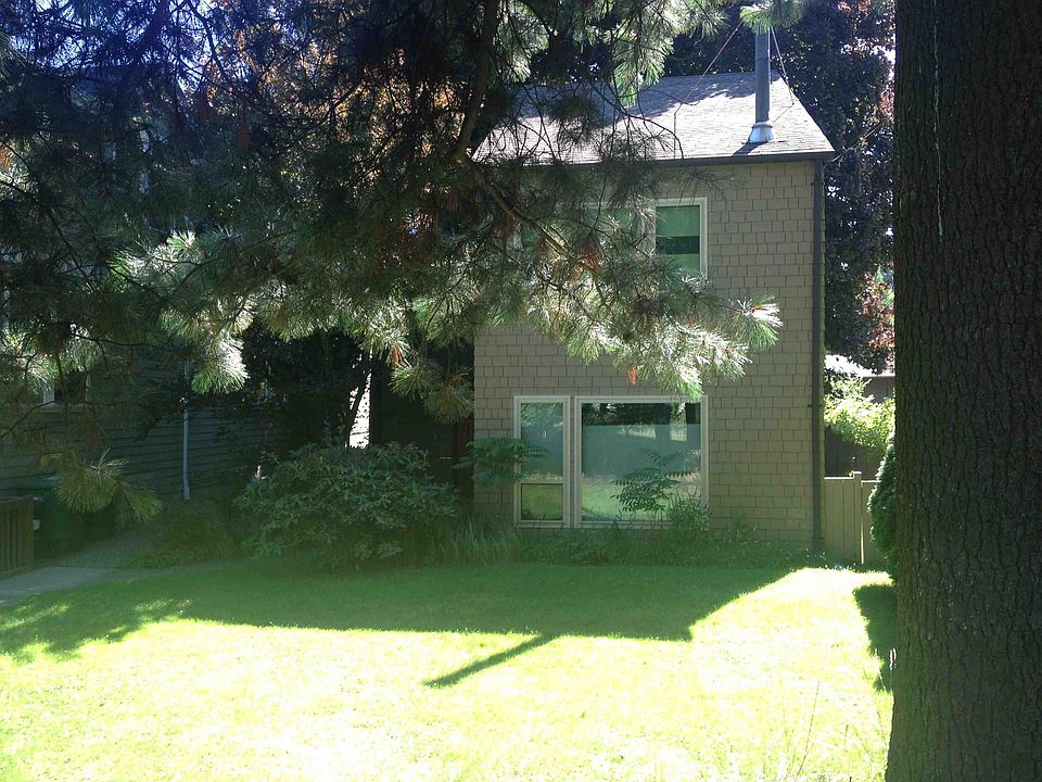 2nd image of 6838 21st Ave NE
