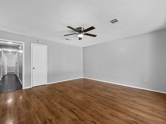 4th image of 815 NW 49th St