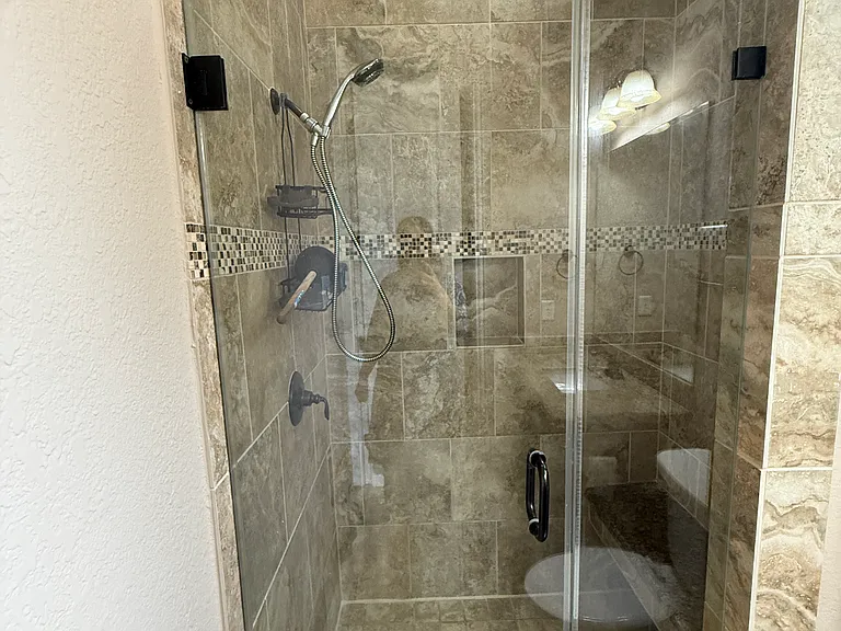 2nd bedroom shower
