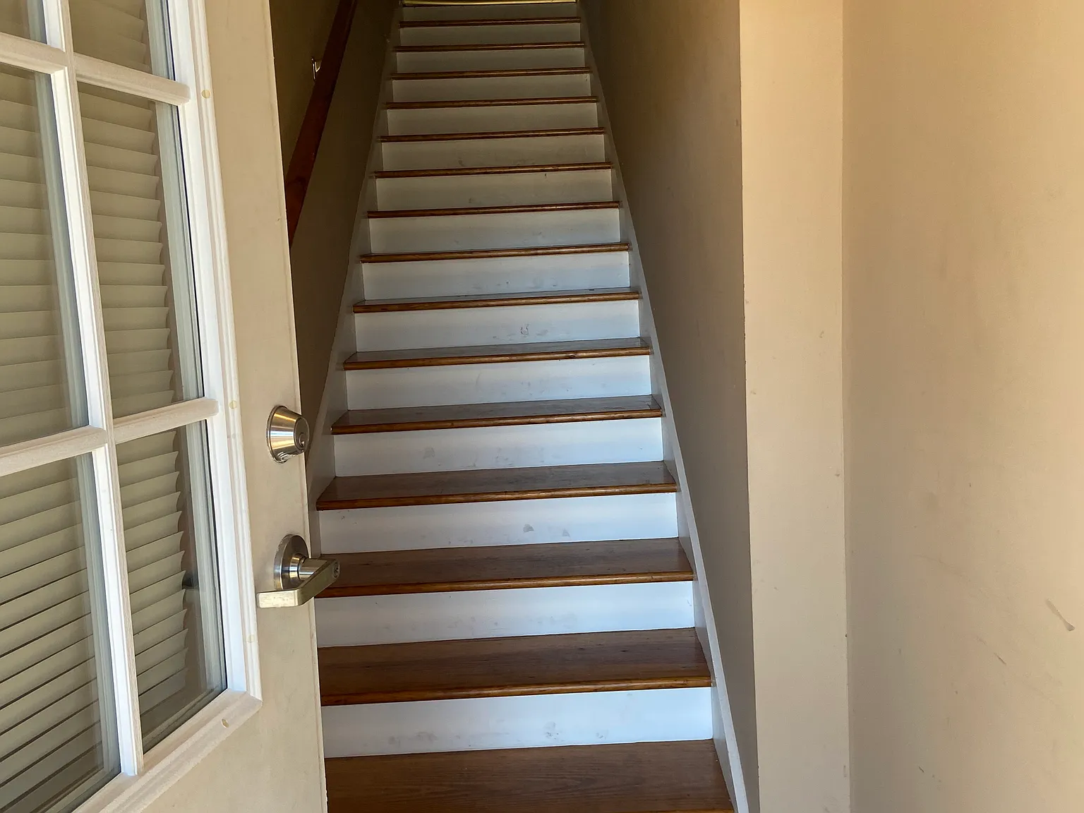 405 York St NE — Photo 4