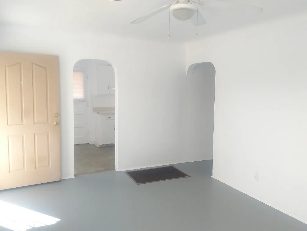 Updated 1bed / 1bath in Nob Hill With Small Yard & Washer / Dryer! — Photo 4