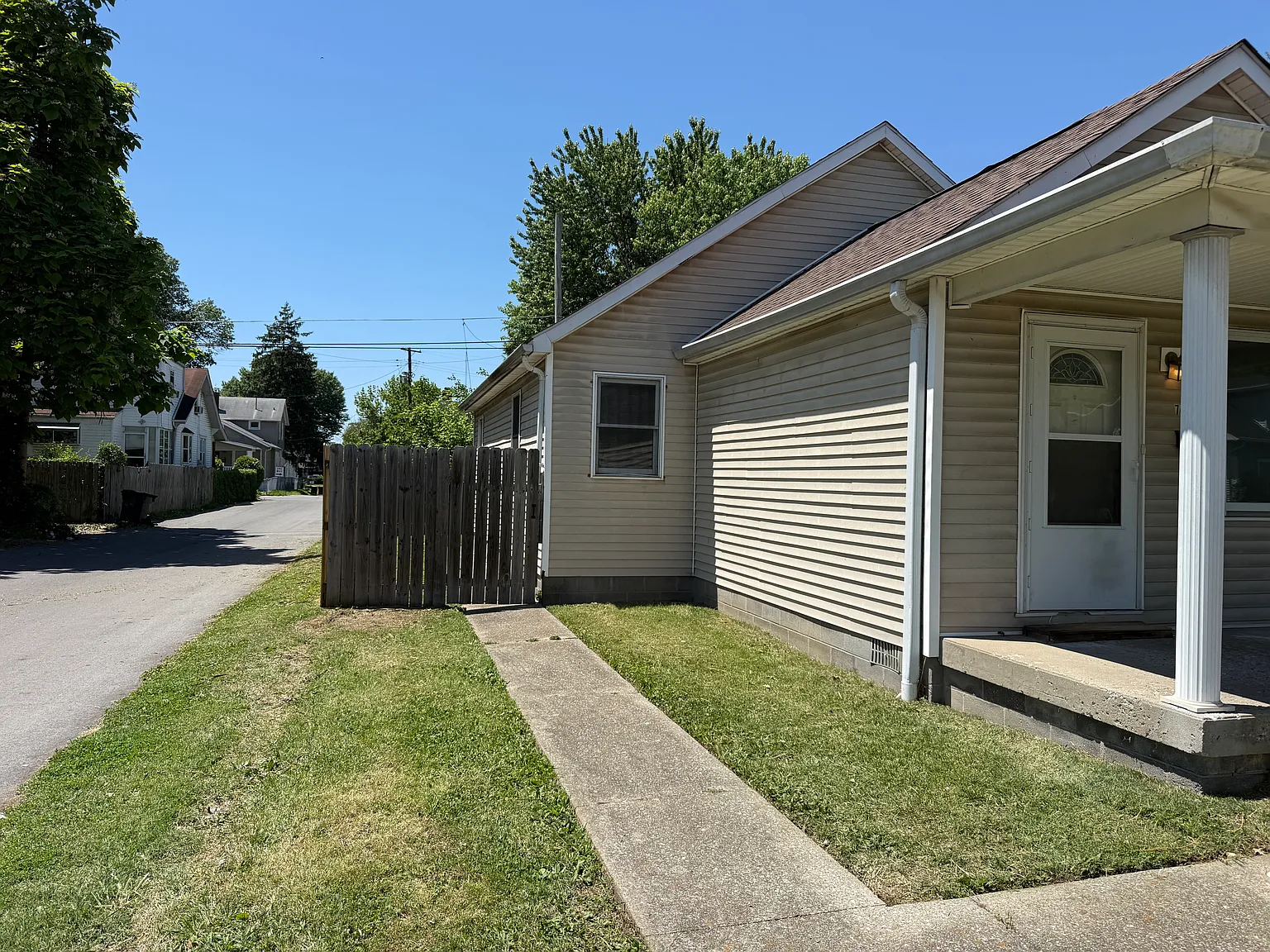 3 bed, 1131 sqft, $1,325 — Photo 2
