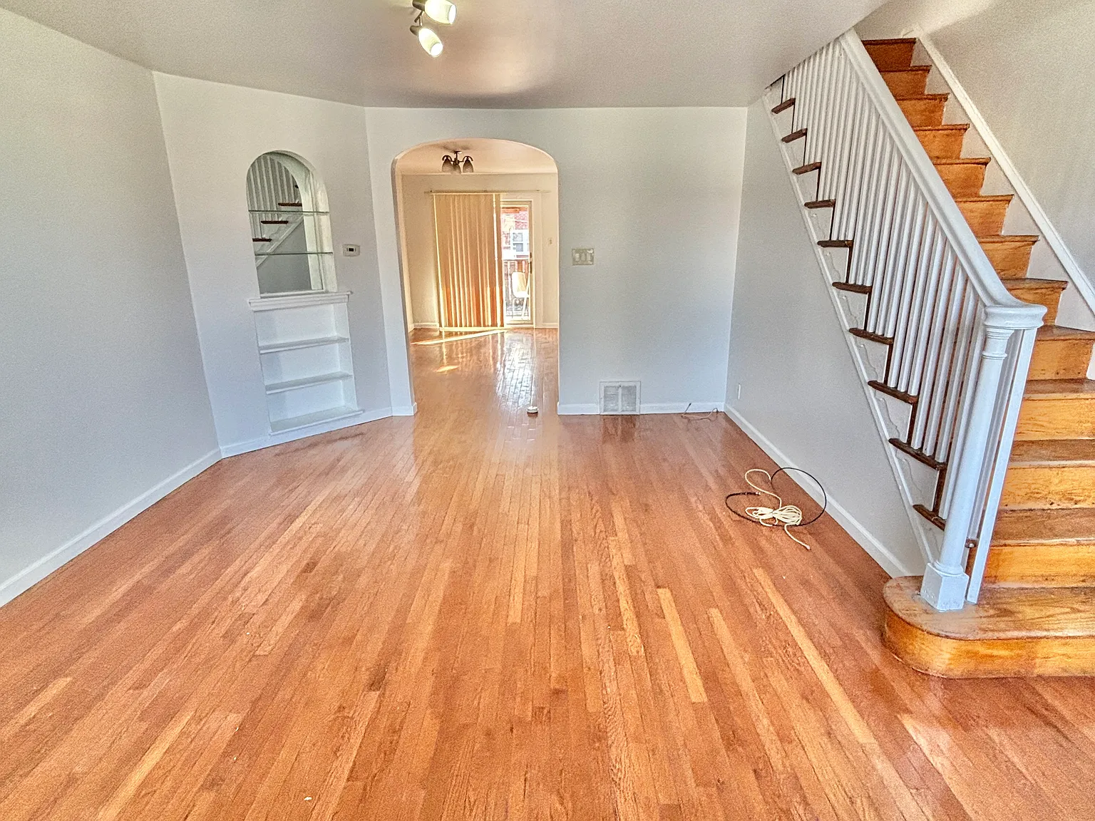 3 bed, 1.5 bath, 1170 sqft, $1,800 — Photo 2