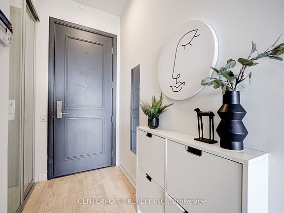 3rd image of 88 Park Lawn Rd #801
