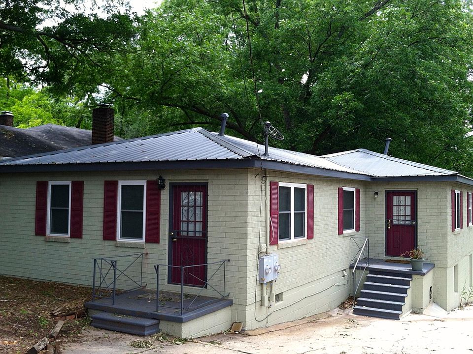 Clean, solid, safe, and convenient... A previous tenant lived here for over a decade!