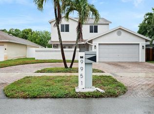 9951 SW 9th Ct, Pembroke Pines, FL 33025