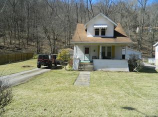346 Peters Run Rd, Wheeling, WV 26003