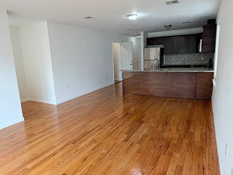 20 Vanderpool St #2 — Photo 9