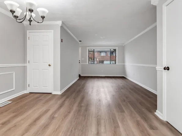 382 Farrwood Dr Unit 382, Haverhill, MA 01835