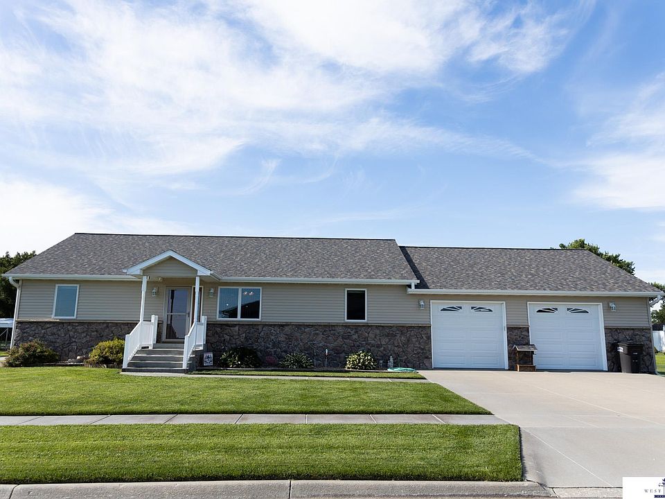 1st image of 10 Luebbe Dr
