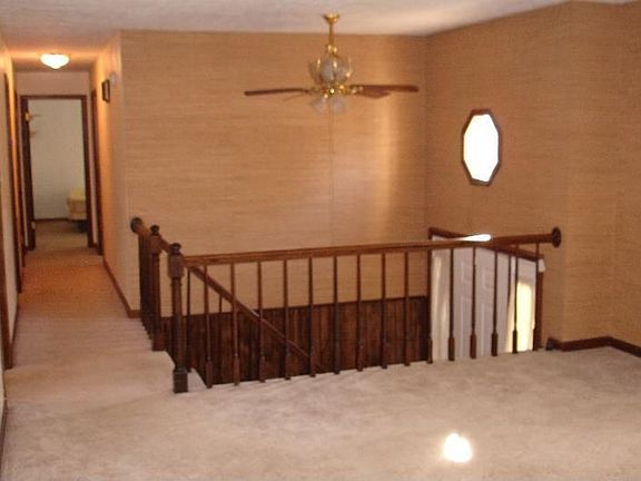 4th image of 239 Chapman Overlook Dr