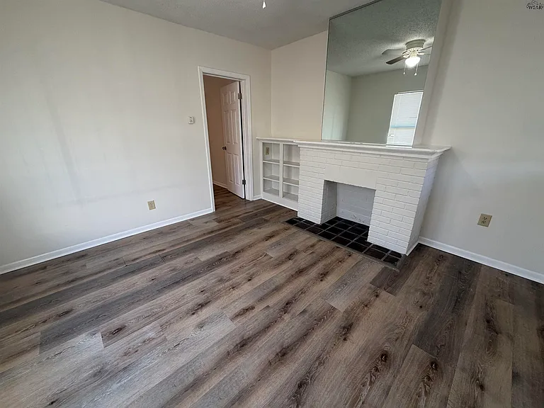 614 Sunset Dr — Photo 2