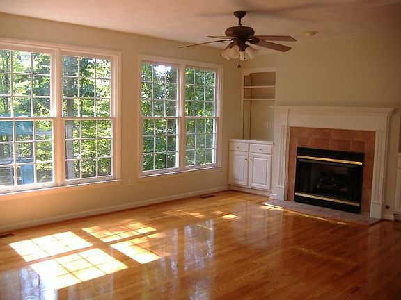 2nd image of 998 Highland Dr