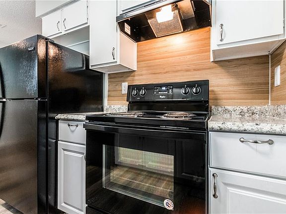 3rd image of 7417 Vintage Hills Dr