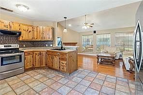 5th image of 140 S Cherrywood Ln