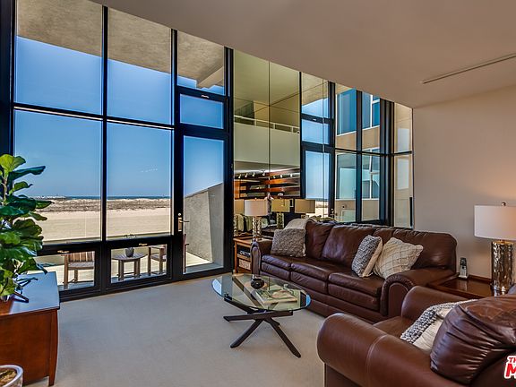4th image of 6 Voyage St APT 108
