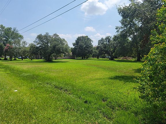 2nd image of 9521 Acorn Dr