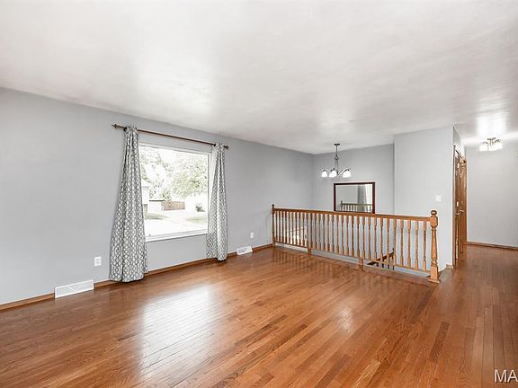 5th image of 504 Joseph Dr