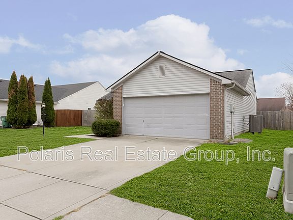 2nd image of 109 E Flat Rock Dr