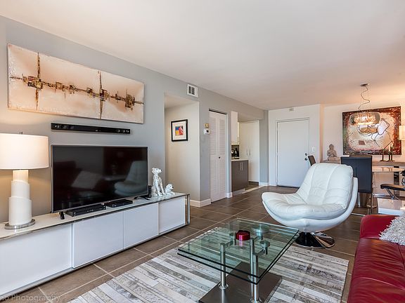 3rd image of 2255 Lindell Blvd APT 4306