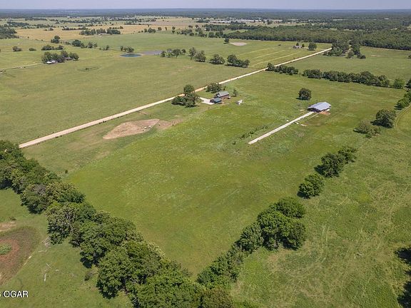 4th image of 1775/ACRES-884 Holly Rd