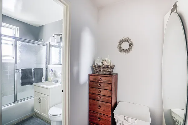 Sold by Universal Realty Group | media 14