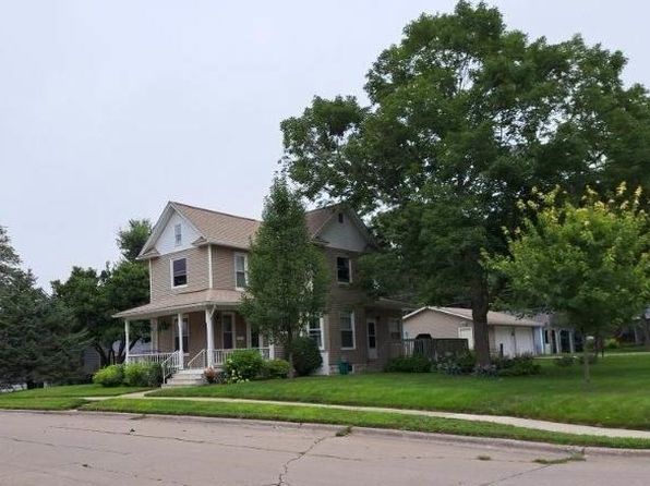 824 S 2nd Ave, Washington, IA 52353