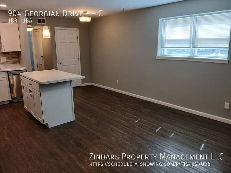 904 Georgian Dr #C — Photo 2