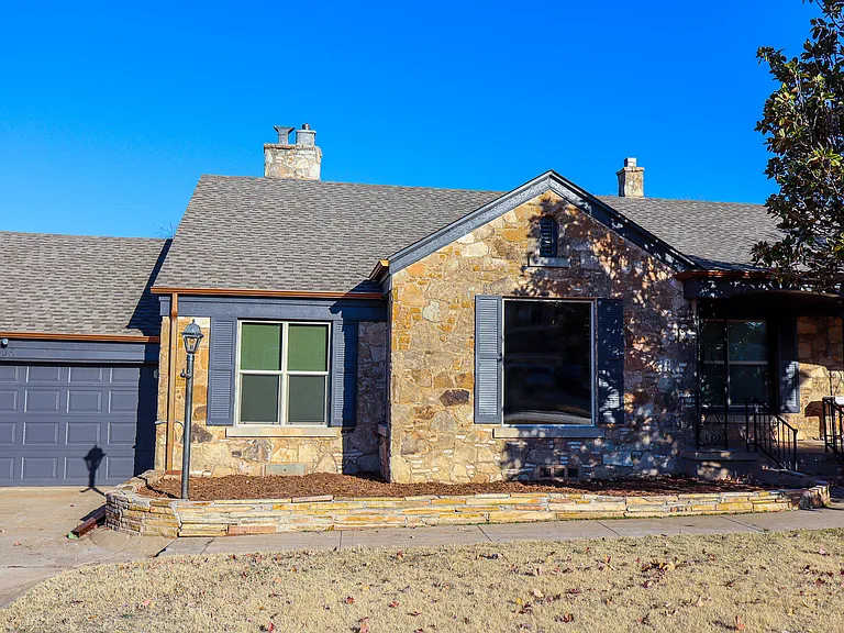 2605 Cummings Dr — Photo 1