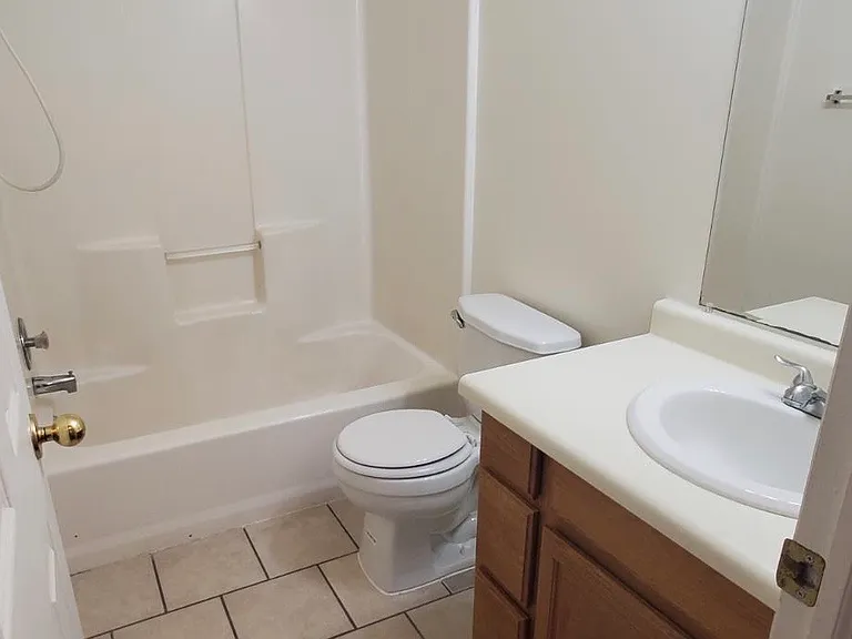692 N 400 W #692 — Photo 16