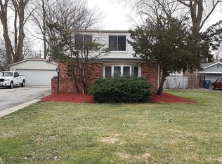10403 S 73rd Ct, Palos Hills, IL 60465