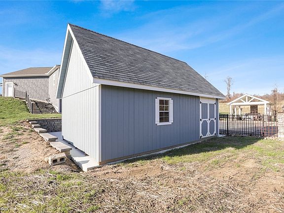 2nd image of 2020 Dietz Ln