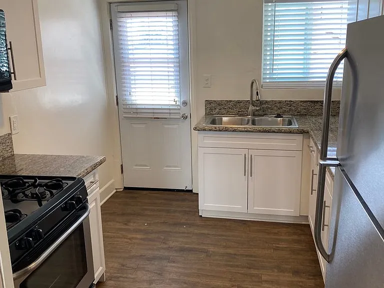 2300 Chatsworth Blvd #COPY — Photo 5