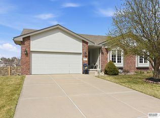 15512 Parker St, Omaha, NE 68154