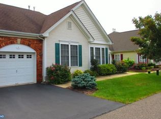 8 Goldfinch Dr, Hamilton, NJ 08690