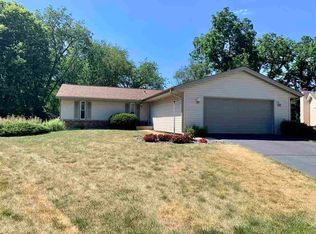 1941 Classic Cir, Rockford, IL 61108
