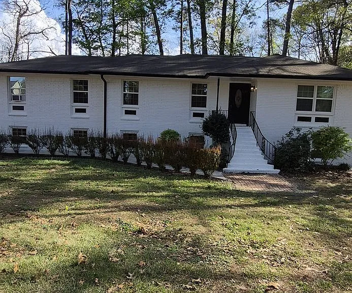 605 Dalrymple Rd — Photo 2
