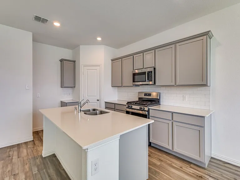 1601 Madison Dr — Photo 9
