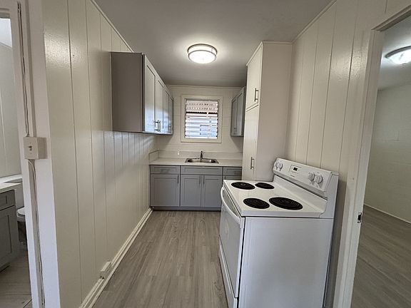 3rd image of 304 Olive Ave