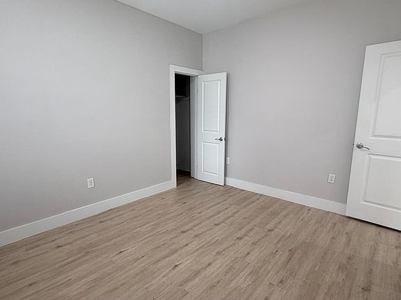 5th image of 17 Kensington Ave #43R