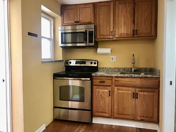 3rd image of 2626 N Milwaukee Ave #2R
