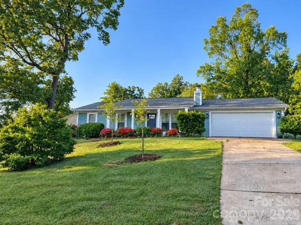 4900 Cricklewood Ln, Charlotte, NC 28212