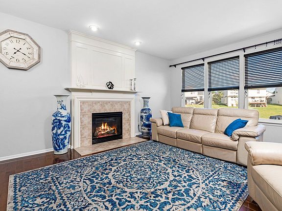 2nd image of 9555 Glenhill Dr